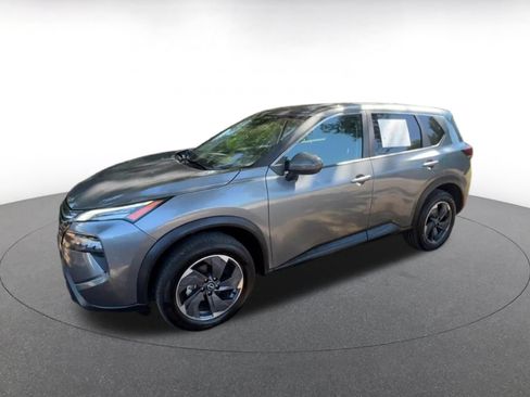 Used 2025 Nissan Rogue SV FWD image 8