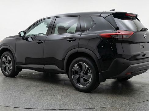 Used 2025 Nissan Rogue SV image 6