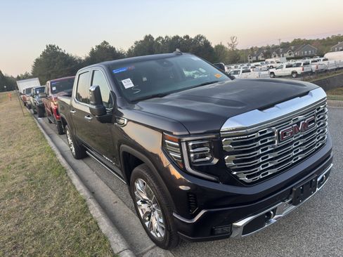Certified 2025 GMC Sierra 1500 Denali w/ Denali Reserve Package image 2