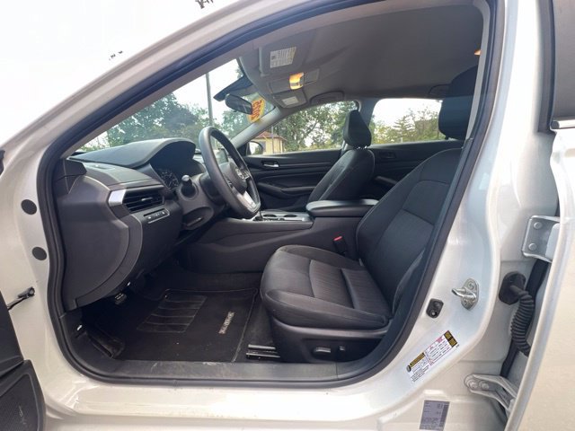 Used 2025 Nissan Altima 2.5 SV FWD image 13