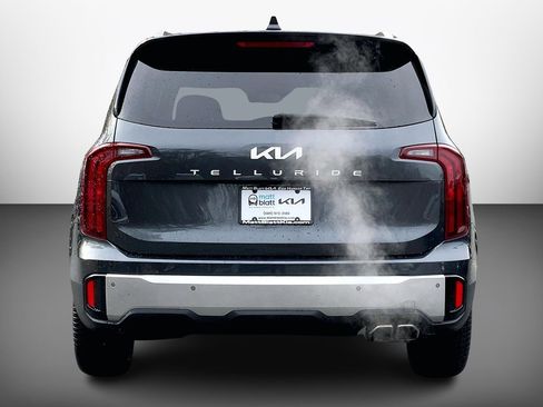 Used 2023 Kia Telluride S FWD image 7
