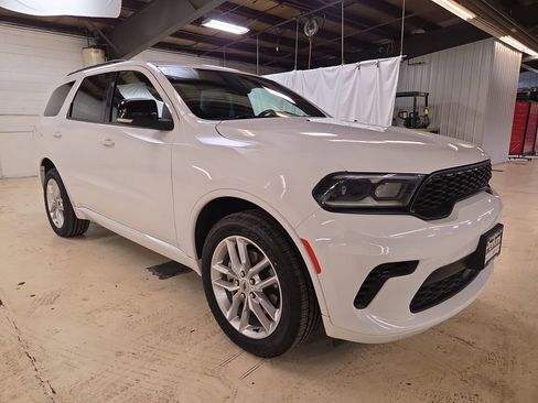 Used 2024 Dodge Durango GT image 3