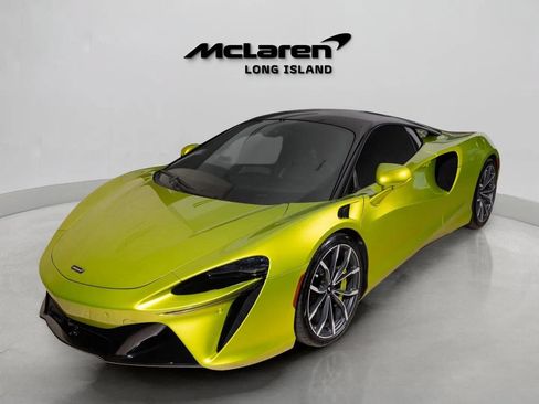 Used 2023 McLaren Artura RWD image 27