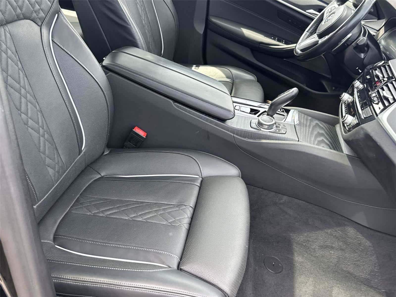 Used 2022 BMW 530i xDrive w/ M Sport Package AWD/4WD image 17