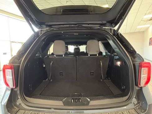 Used 2022 Ford Explorer ST image 17