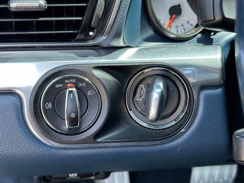 Certified 2015 Porsche 911 Targa 4S AWD/4WD image 35