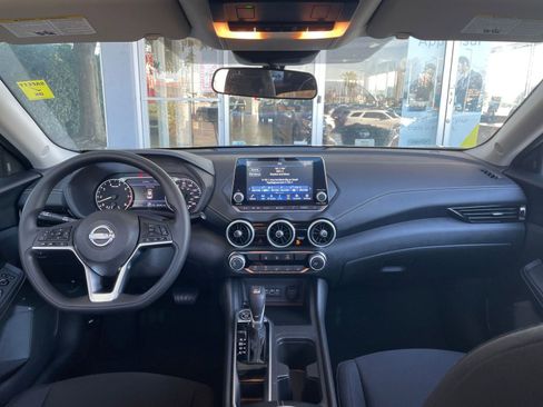 Used 2025 Nissan Sentra SV image 32