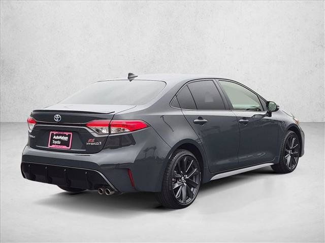 Used 2023 Toyota Corolla SE w/ SE Package FWD image 5