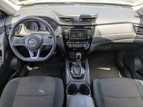 Used 2019 Nissan Rogue SV FWD image 12