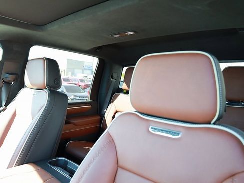 Used 2024 GMC Sierra 3500 Denali Ultimate image 19