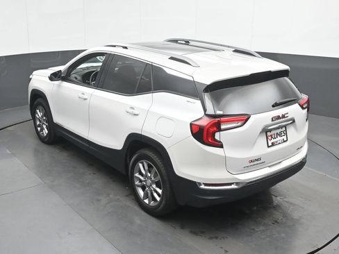 Used 2024 GMC Terrain SLT w/ Infotainment Package II AWD/4WD image 38