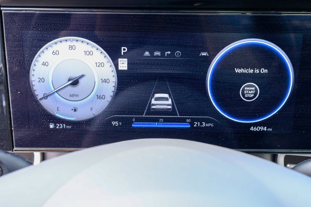 Used 2025 Hyundai Elantra SEL FWD image 12