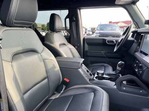Used 2025 Ford Bronco Outer Banks w/ Sasquatch Package AWD/4WD image 26