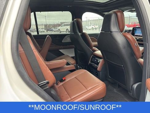 Certified 2025 Lincoln Aviator Reserve w/ Luxury Package image 12