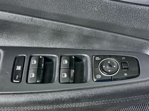 Used 2020 Hyundai Santa Fe SE FWD image 23