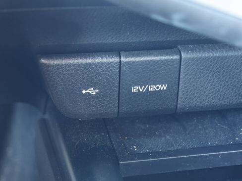 Used 2020 Toyota Camry LE image 27