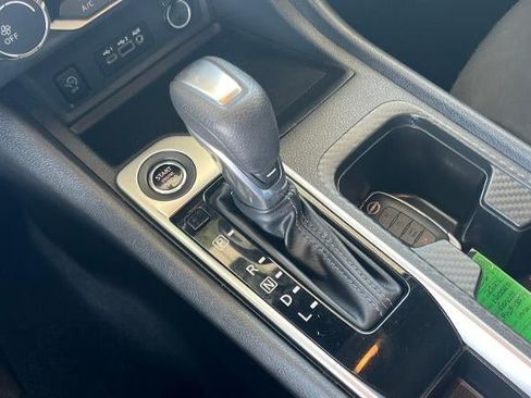 Used 2024 Nissan Sentra SV FWD image 30