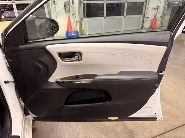 Used 2017 Toyota Avalon XLE Premium w/ Carpet Mat Package FWD image 22
