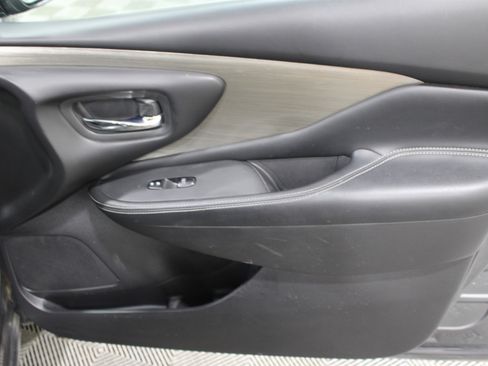 Used 2017 Nissan Murano S FWD image 23
