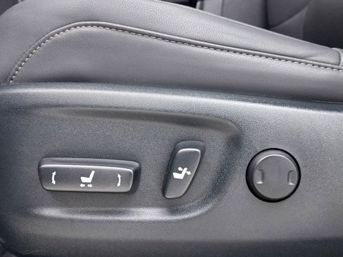 Used 2023 Lexus GX 460 Premium w/ Premium Package image 24