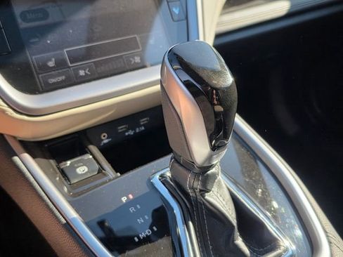 Certified 2022 Subaru Outback Limited XT image 32