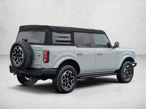 Used 2021 Ford Bronco Outer Banks image 6