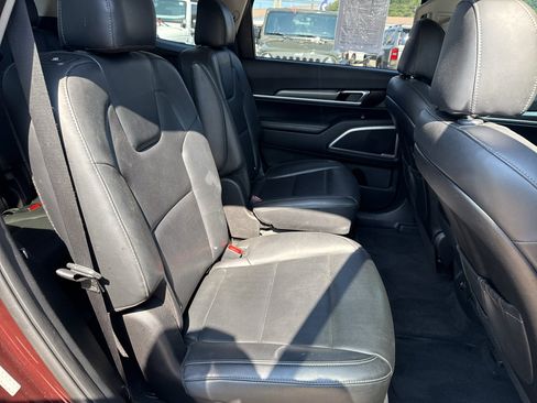 Used 2021 Kia Telluride S FWD image 12
