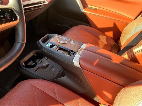 Used 2023 BMW iX xDrive50 w/ Premium Package image 18