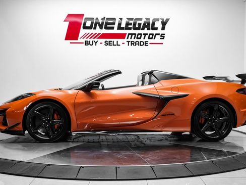 Used 2023 Chevrolet Corvette Z06 w/ Z07 Performance Package RWD image 19