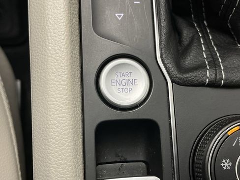 Used 2021 Volkswagen Atlas SE image 21