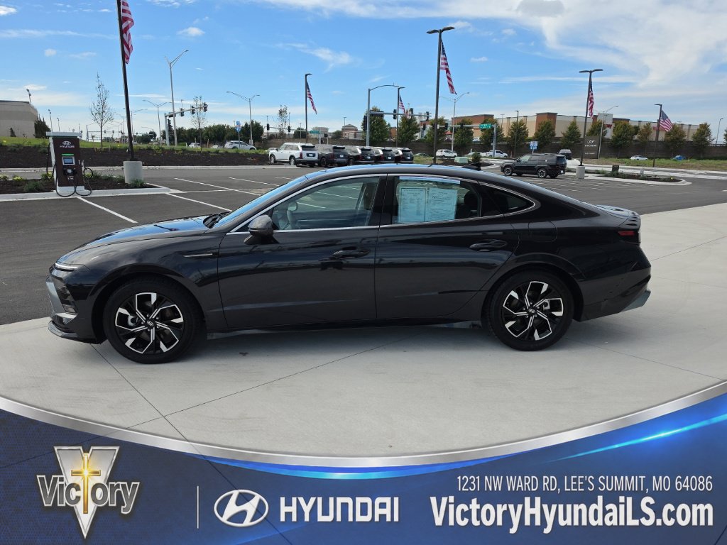 Used 2024 Hyundai Sonata SEL FWD image 2