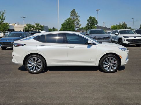 Used 2025 Buick Envista Avenir FWD image 3