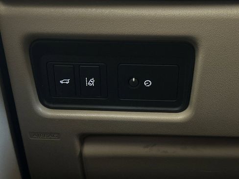 Used 2019 Land Rover Discovery Sport HSE image 34