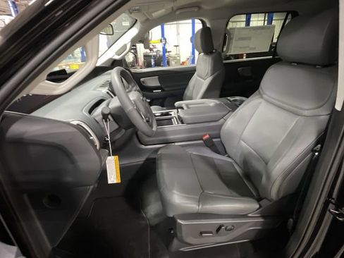 New 2026 Ford Expedition Active AWD/4WD image 17