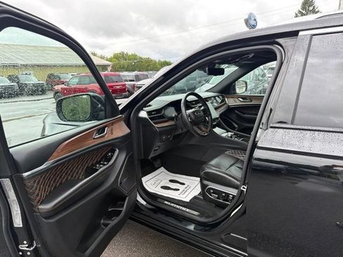 Used 2023 Jeep Grand Cherokee Summit w/ Adv Protech Group IV AWD/4WD image 18
