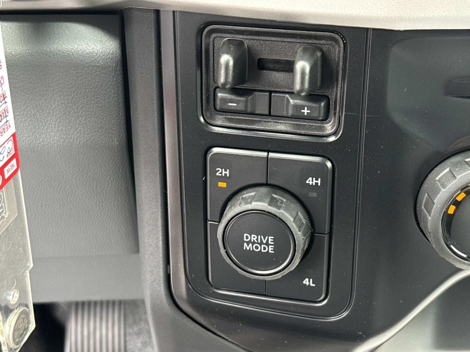 New 2026 Ford F550 4x4 Crew Cab image 17