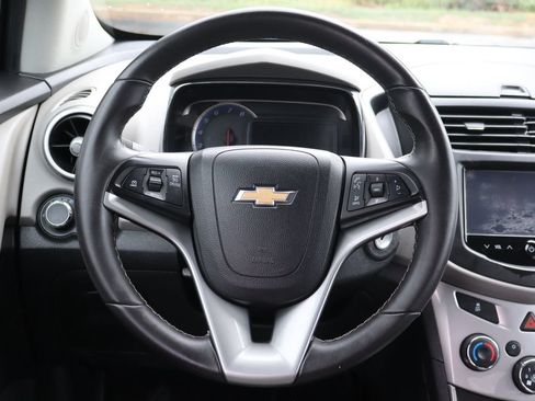 Used 2015 Chevrolet Trax LT w/ LT Sun and Sound Package AWD/4WD image 18