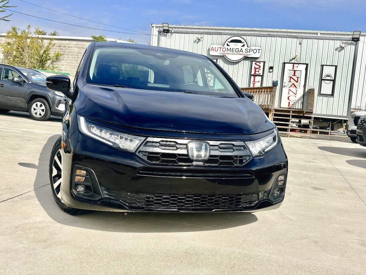 Used 2026 Honda Odyssey EX-L image 2