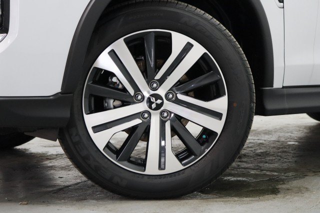 New 2026 Mitsubishi Outlander Sport SE AWD/4WD image 3