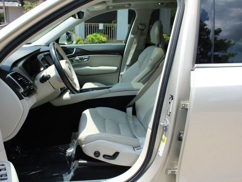 Used 2017 Volvo XC90 T6 Momentum w/ Vision Package AWD/4WD image 14