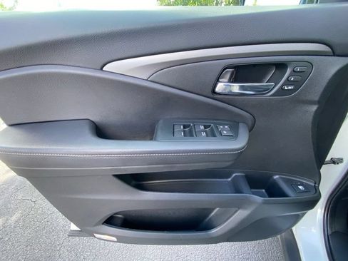 Used 2023 Honda Ridgeline RTL-E image 24