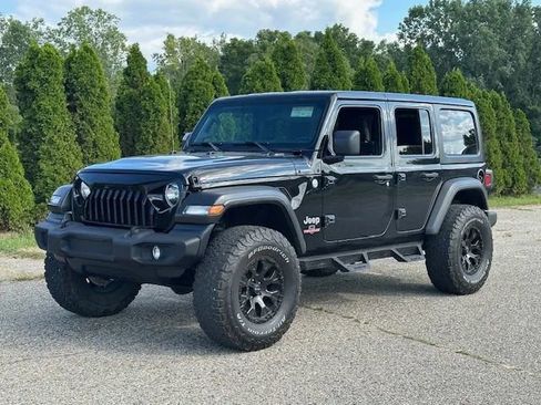 Used 2020 Jeep Wrangler Unlimited Sport S image 2