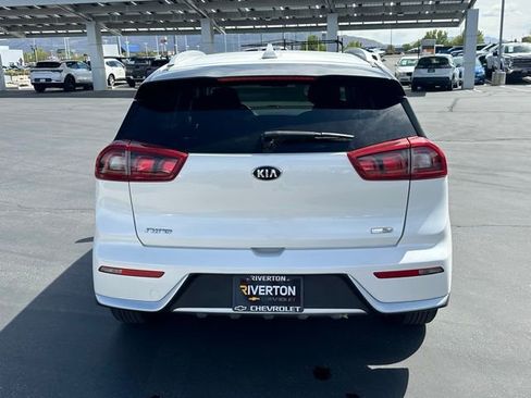 Used 2018 Kia Niro LX FWD image 23