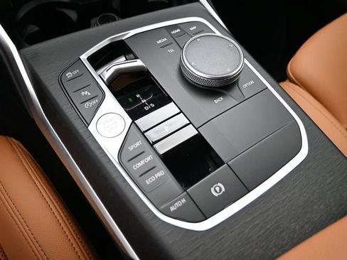Used 2024 BMW 330i Sedan w/ Premium Package RWD image 16