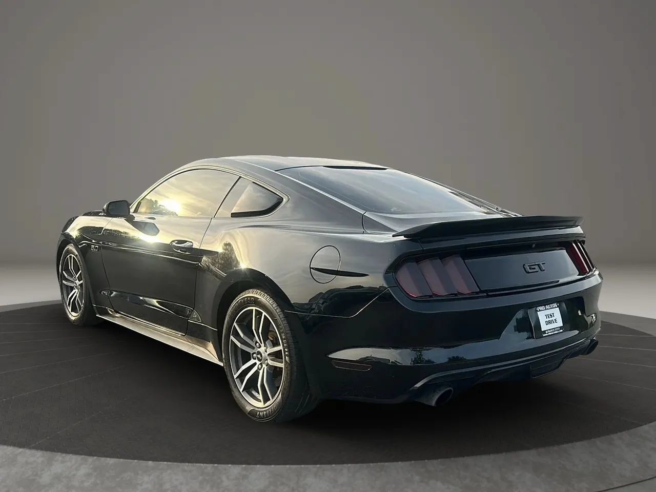 Used 2016 Ford Mustang GT RWD image 9