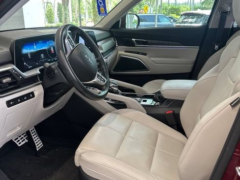 Used 2024 Kia Telluride SX w/ Towing Package FWD image 3
