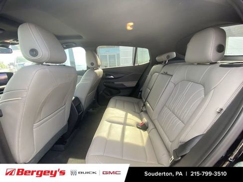 Used 2025 Buick Envista Avenir FWD image 14