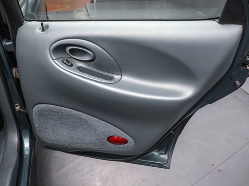 Used 1997 Ford Taurus GL FWD image 16
