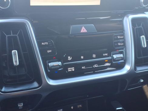 Used 2023 Kia Sorento EX w/ Panoramic Sunroof Package image 18