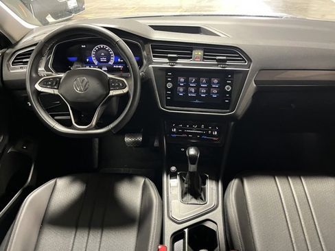 Used 2024 Volkswagen Tiguan SE image 28